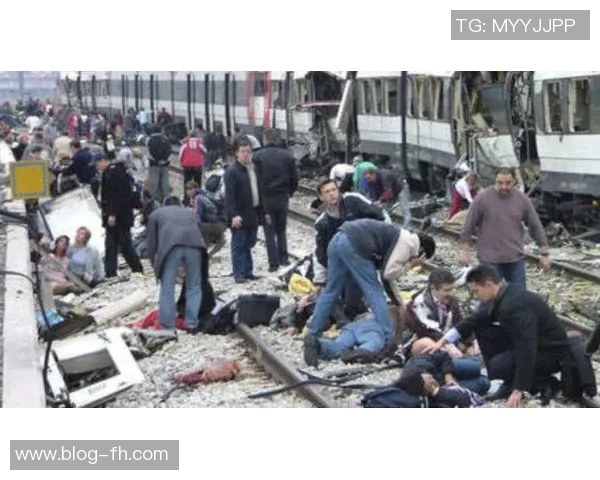 皇马今日训练前为西班牙列车事故遇难者默哀一分钟表达哀悼与关怀